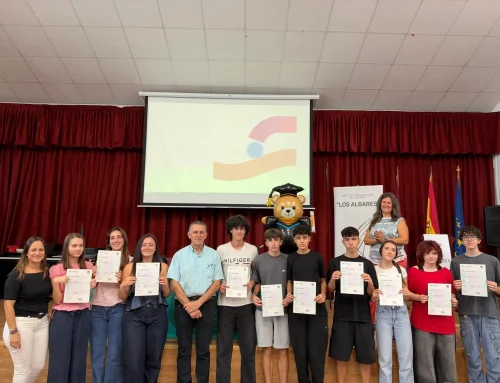 El IES Los Albares premia la excelencia en inglés de sus estudiantes con los certificados oficiales de Cambridge